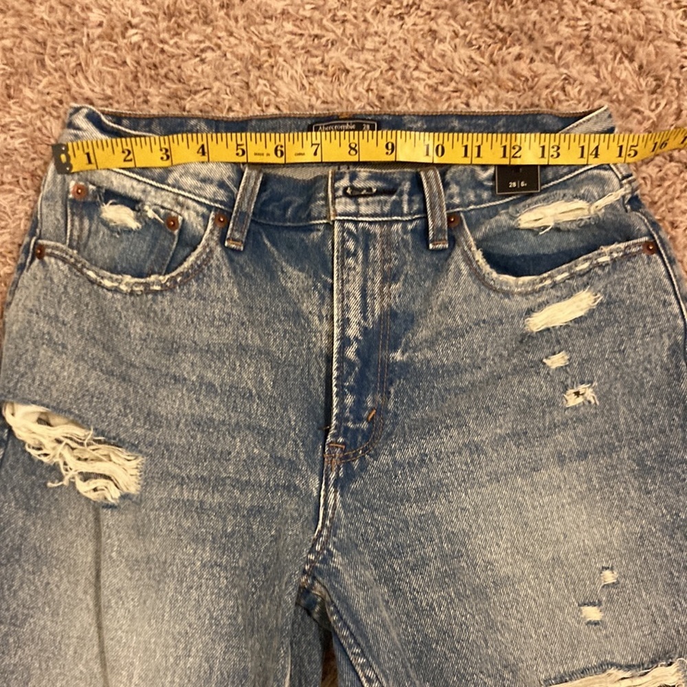 Abercrombie & Fitch High-Rise Distressed Blue Jeans - Picture 10 of 13